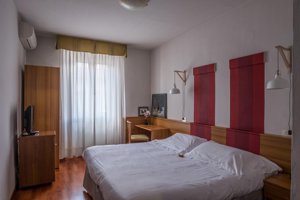 Hotel Colomba ฟลอเรนซ์ ภายนอก รูปภาพ
