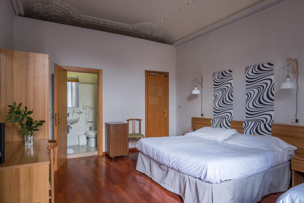 Hotel Colomba ฟลอเรนซ์ ภายนอก รูปภาพ