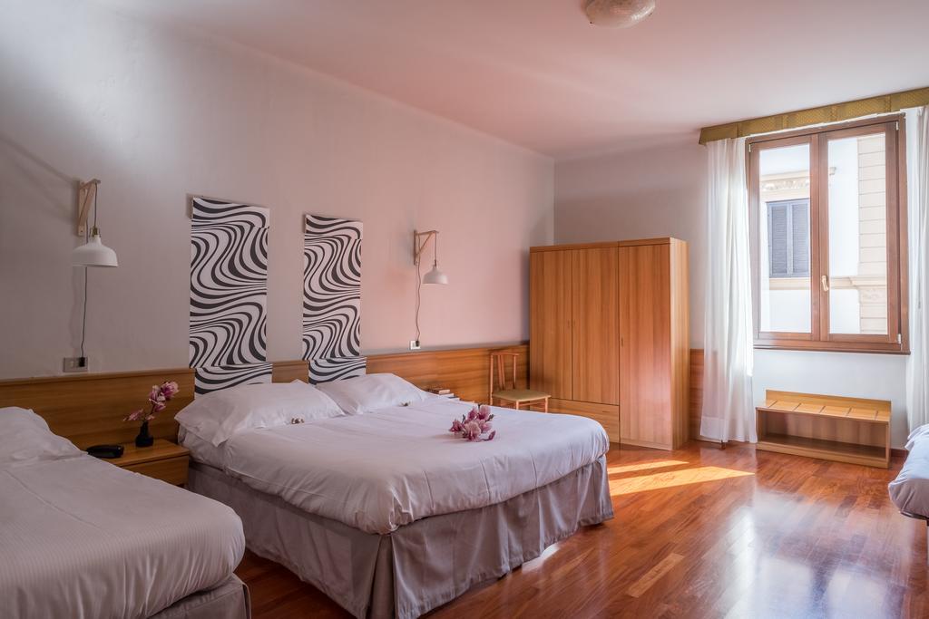 Hotel Colomba ฟลอเรนซ์ ภายนอก รูปภาพ