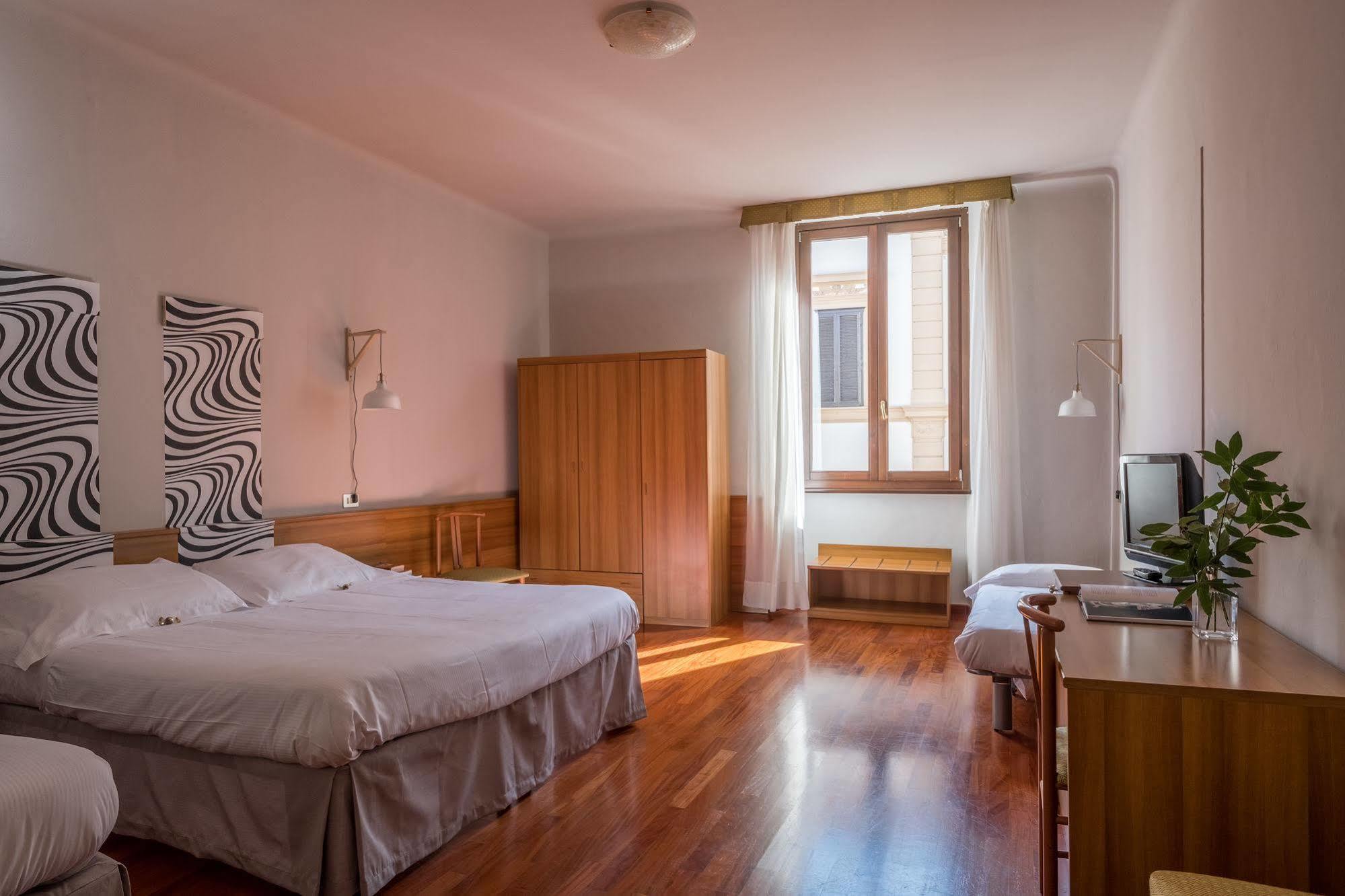 Hotel Colomba ฟลอเรนซ์ ภายนอก รูปภาพ
