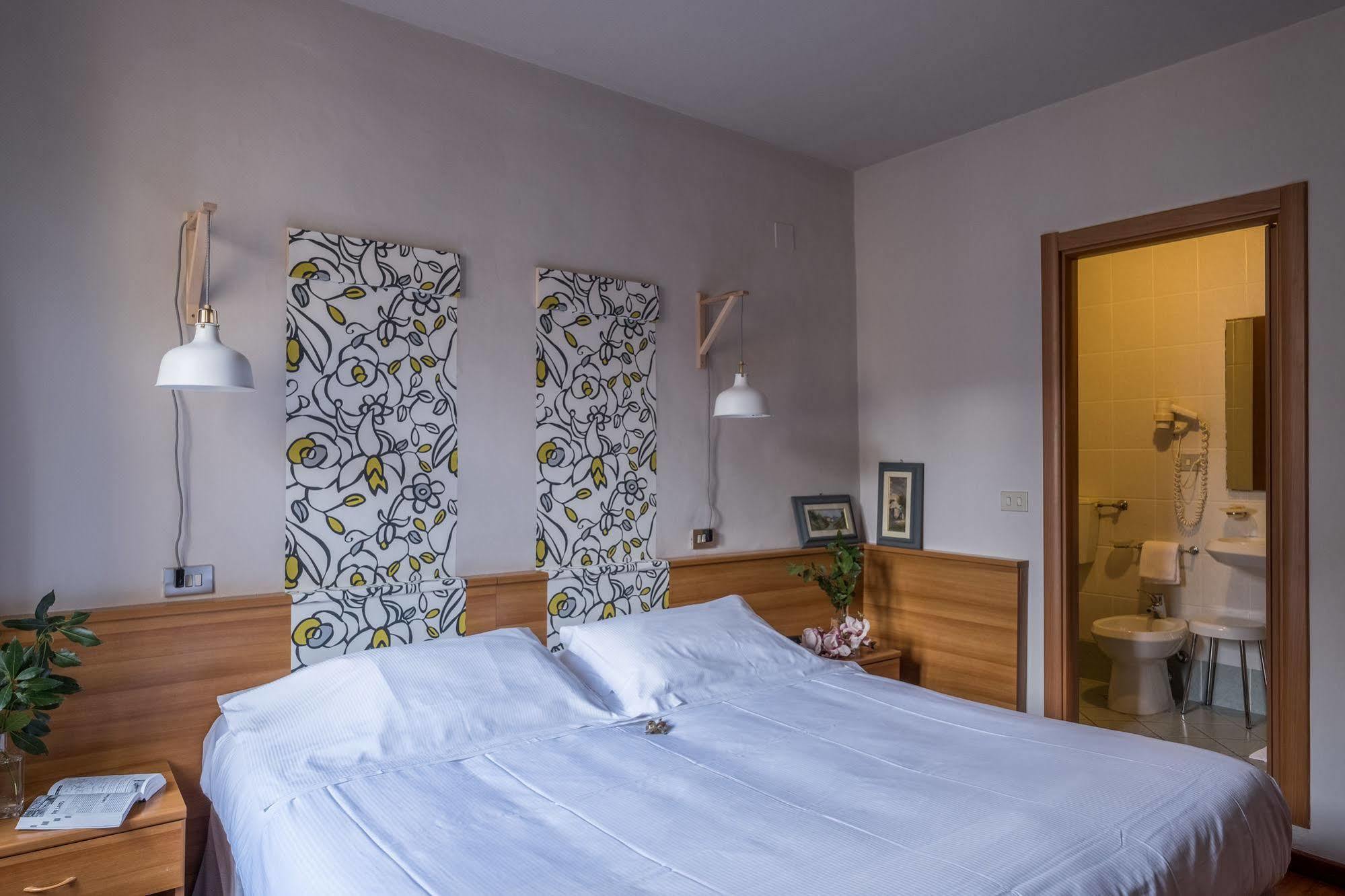 Hotel Colomba ฟลอเรนซ์ ภายนอก รูปภาพ