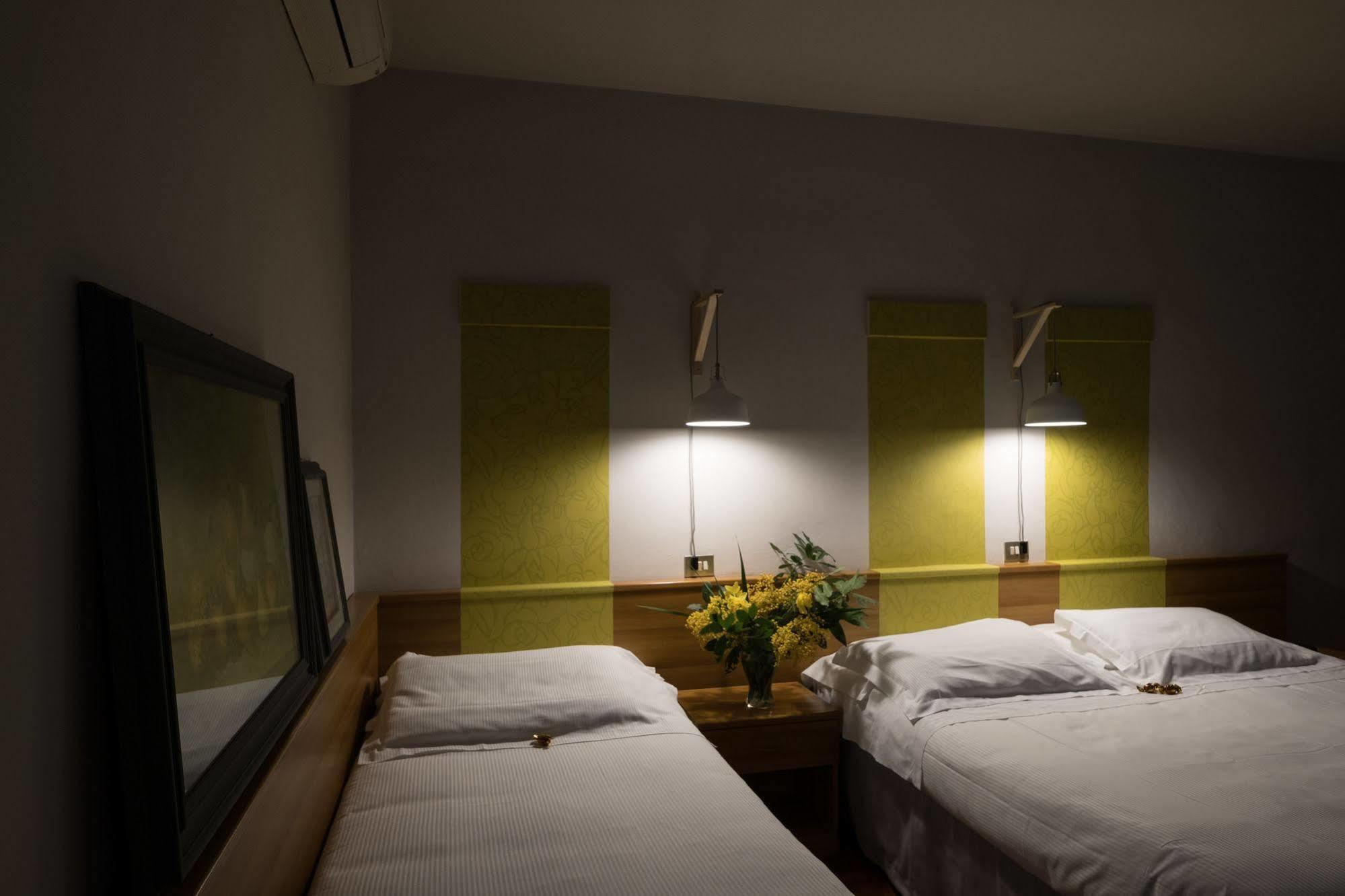 Hotel Colomba ฟลอเรนซ์ ภายนอก รูปภาพ