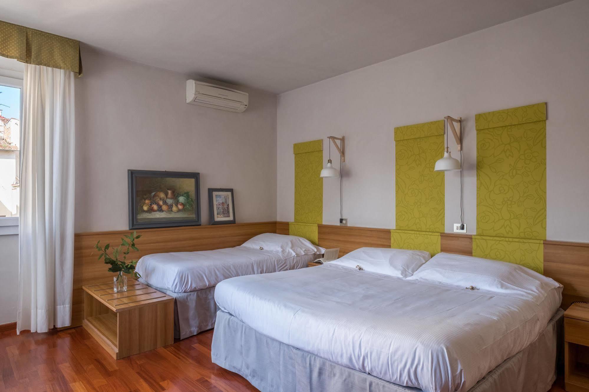 Hotel Colomba ฟลอเรนซ์ ภายนอก รูปภาพ