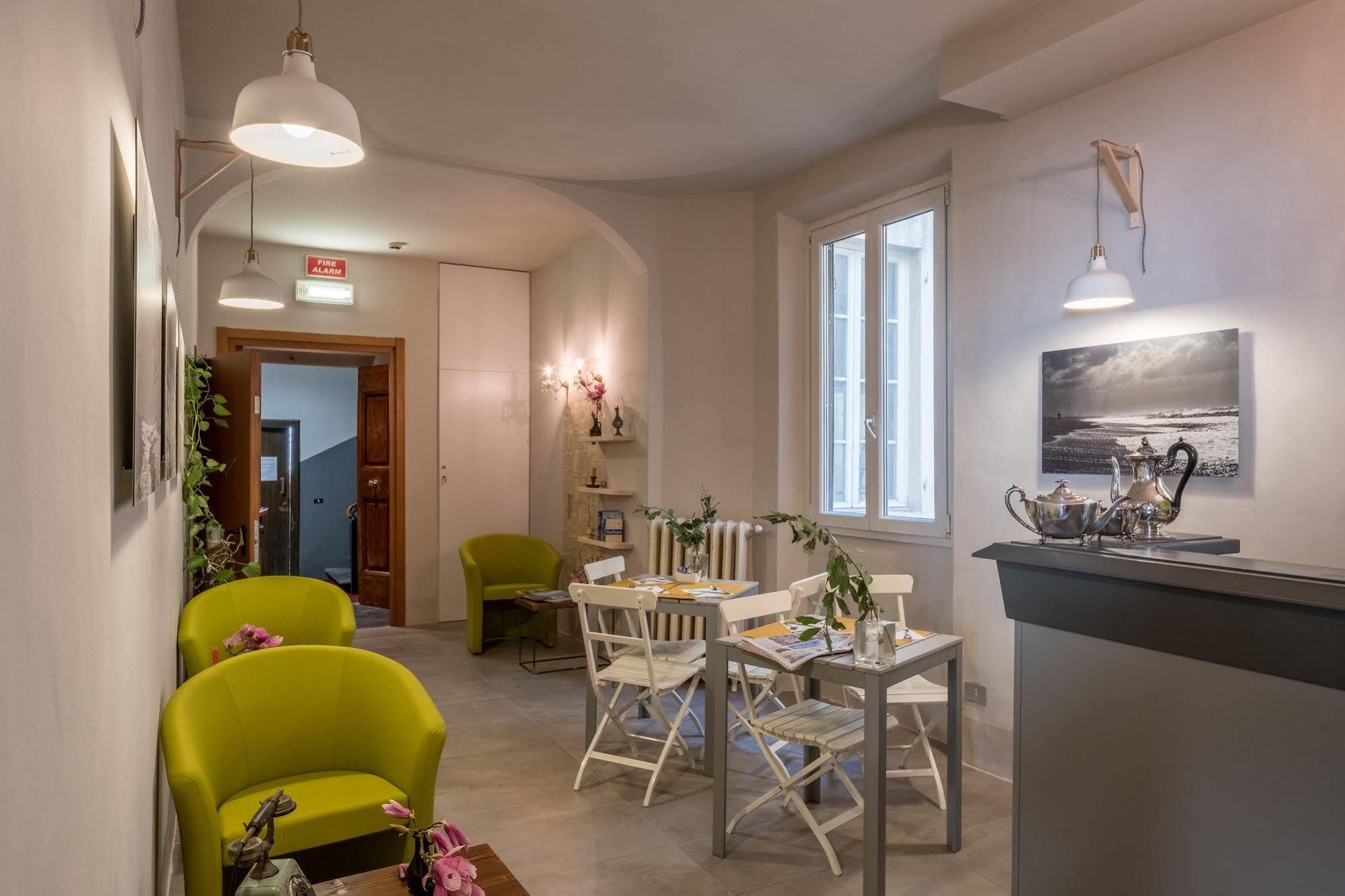 Hotel Colomba ฟลอเรนซ์ ภายนอก รูปภาพ